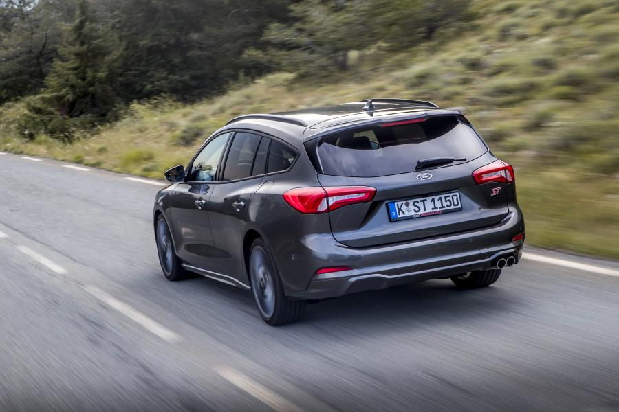  Ford Focus ST Estate 2019 года  (WW) (фото 21 из 40)